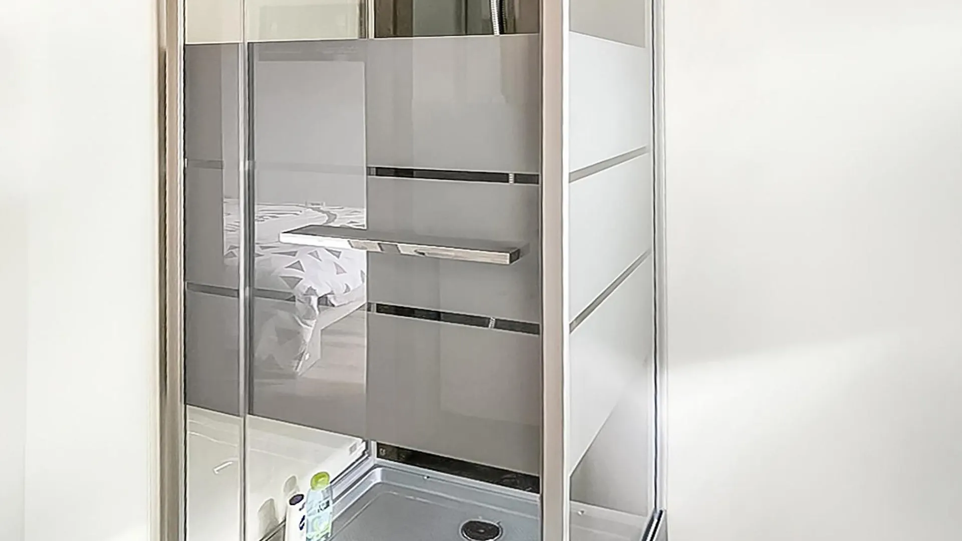 L'Eden Carolo - Netflix, Wi-Fi, 10Min Aeroport, Parking Gratuit Apartment Dampremy Belgium
